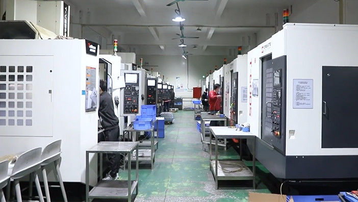 Huizhou City Yuan Wenyu Precision Parts Co., Ltd. ligne de production en usine
